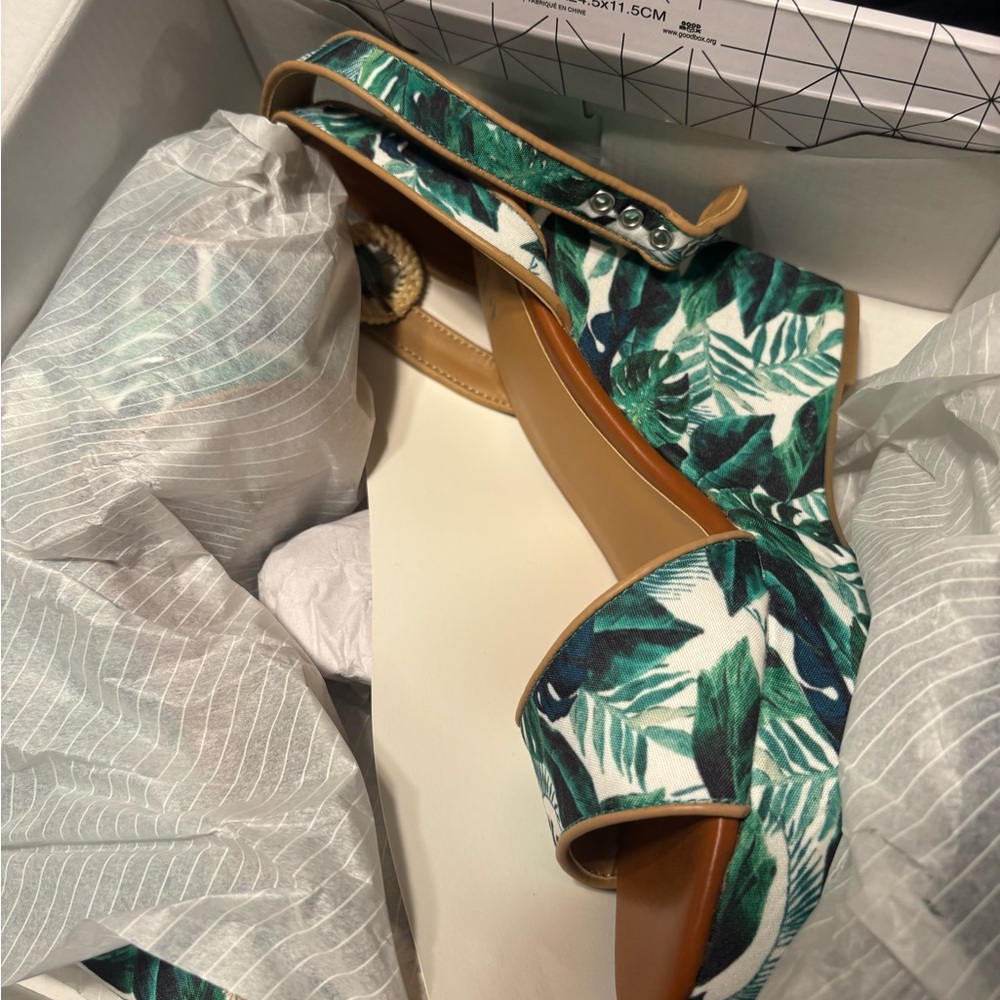 Jenni Green and Blue Leaf Print Sandals
